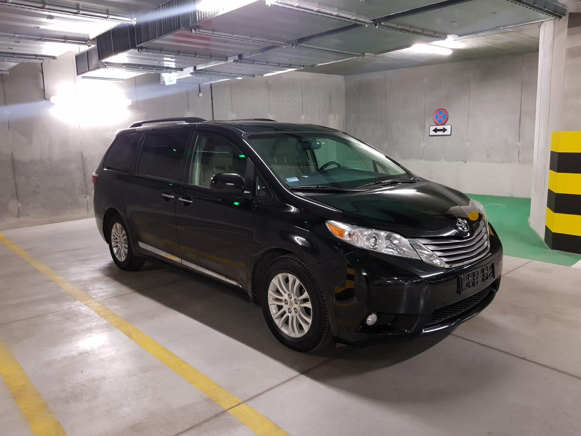 Toyota Sienna XLE