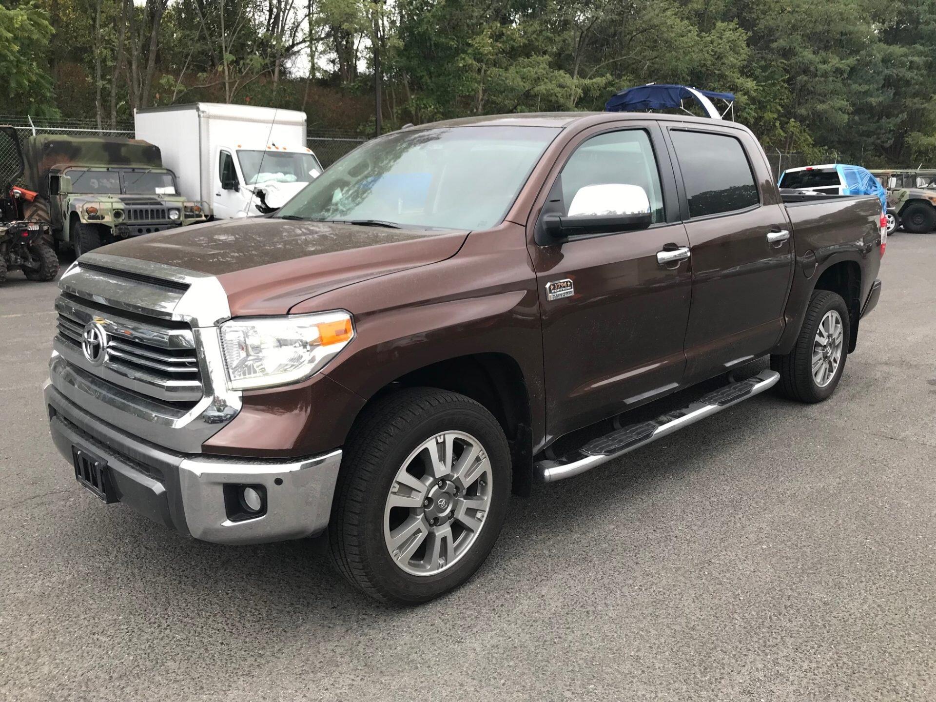 TOYOTA TUNDRA CREW MAX PLATINUM